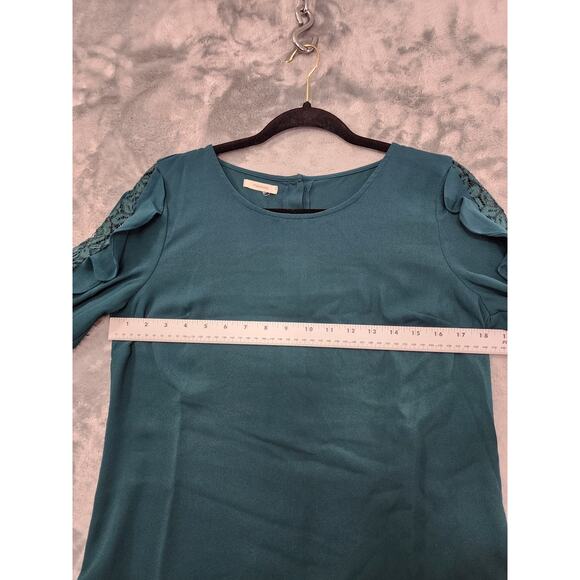 Maurices Ruffled Lace Cold Shoulder Long Sleeve Blouse Size S Green Back Button - Picture 3 of 8